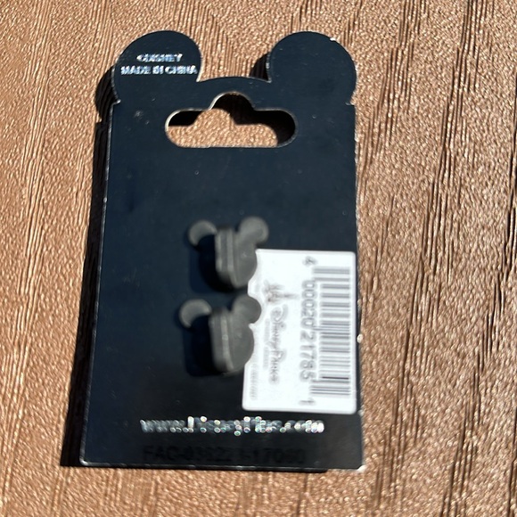 Disney Run Pin Virtual shorts 2017 Pluto collector Pin limited release NWT - Picture 8 of 8